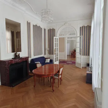 Apartamento Haussmannien Face Aux Halles Béziers
